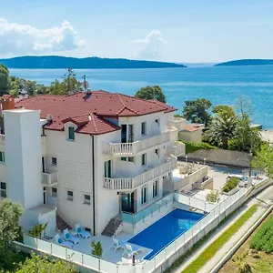 Riva With Swimming Pool Chorwacja