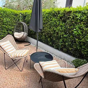 Marina & Parking Free Couette-café